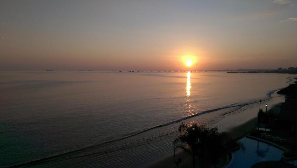 Lindo Departamento Al Pie De Playa Edificio Torre Oceanica Apartment Salinas  Ngoại thất bức ảnh