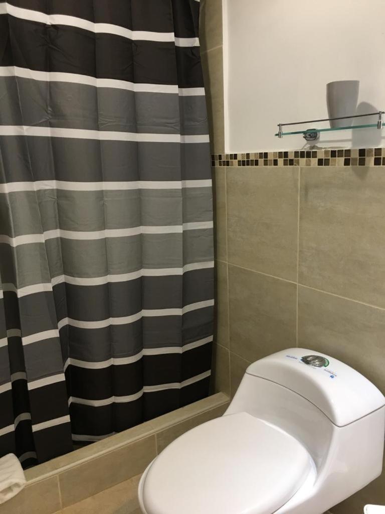 Lindo Departamento Al Pie De Playa Edificio Torre Oceanica Apartment Salinas  Ngoại thất bức ảnh